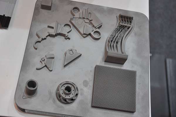 Enkele stukken uit de Phenix 3D metaalprinter. 
