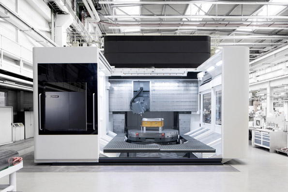 Audi heeft 3 nieuwe 5-assige bewerkingscentra in gebruik genomen in de gereedschapmakerij. Dit is een middenformaat machine met een bereik van 5,5 vierkante meter. 